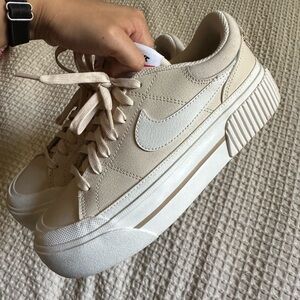 Nike Court Legacy Lift sneakers